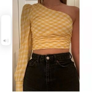 zara one shoulder top size medium EUC
